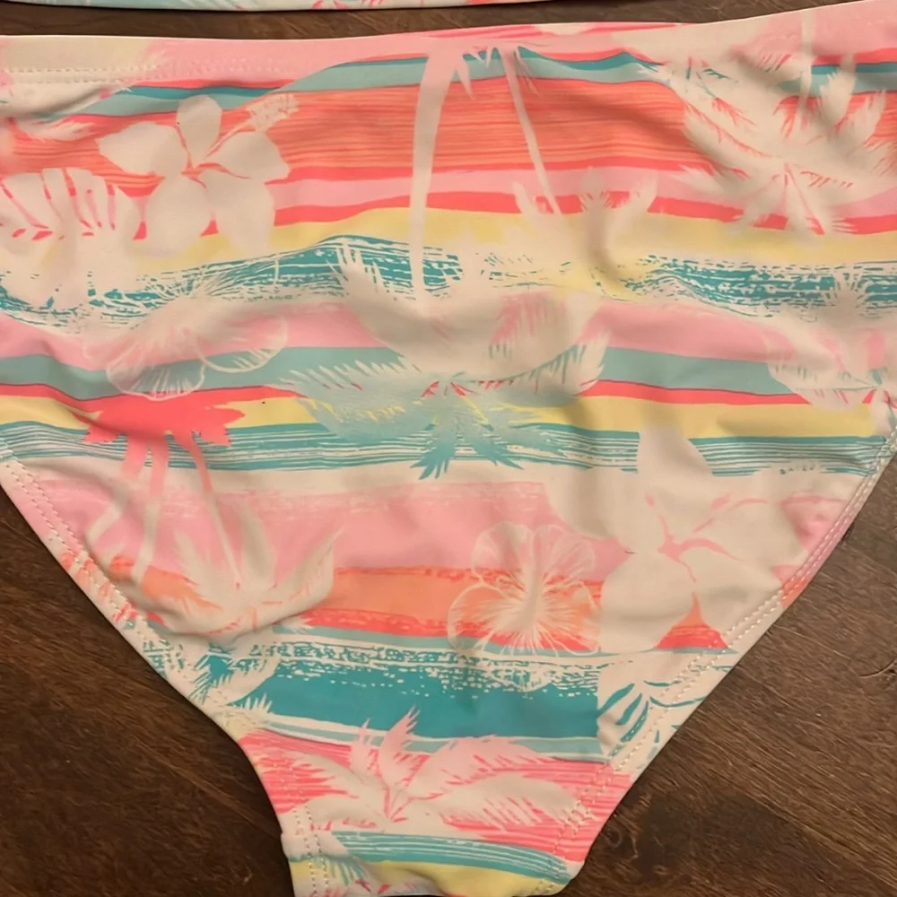 Tropical bikini - Picture 5 of 11